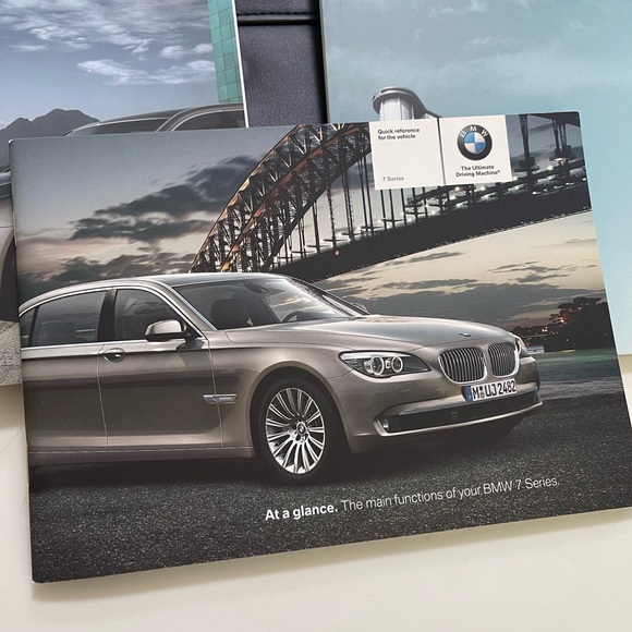 BMW 2009 7 Series 750Li 750i Owners Operator Manuals Guides W/ Case BMW Emblem - Picture 5 of 15